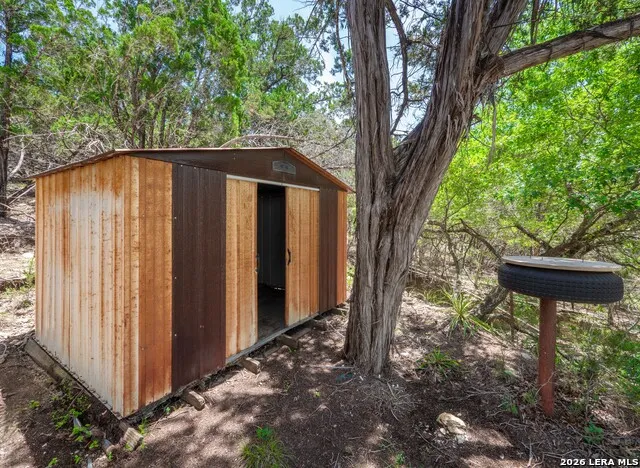 333 Secret Valley Dr Kerrville, TX 78028