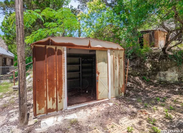 333 Secret Valley Dr Kerrville, TX 78028