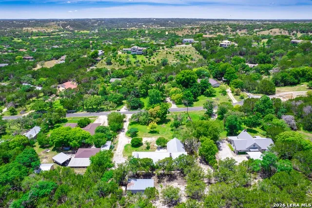 333 Secret Valley Dr Kerrville, TX 78028