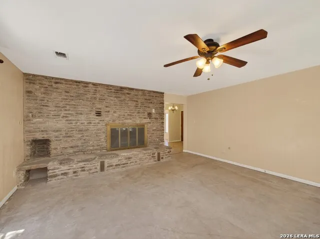 333 Secret Valley Dr Kerrville, TX 78028