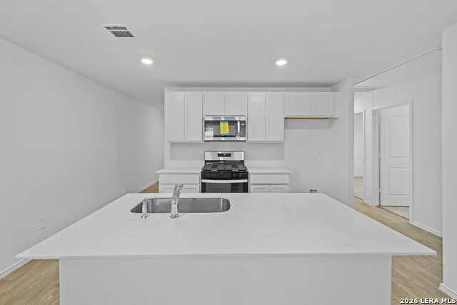 16068 Mahogany Way Elmendorf, TX 78112