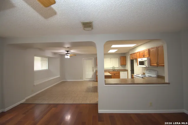 6150 BORDER TRAIL DR San Antonio, TX 78240