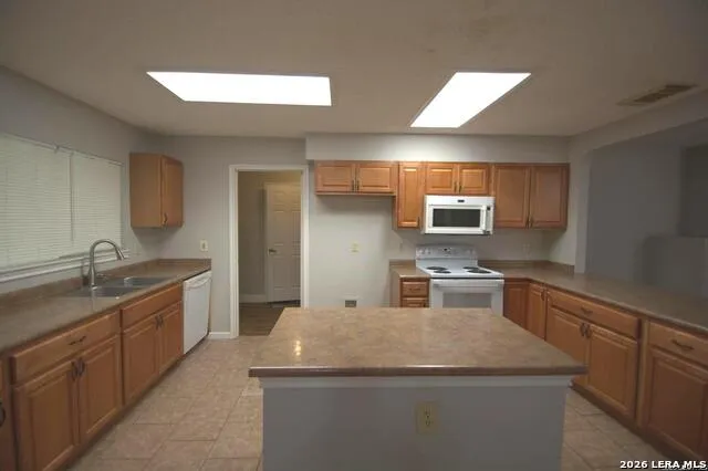 6150 BORDER TRAIL DR San Antonio, TX 78240
