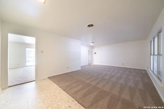 6614 Moss Oak San Antonio, TX 78229