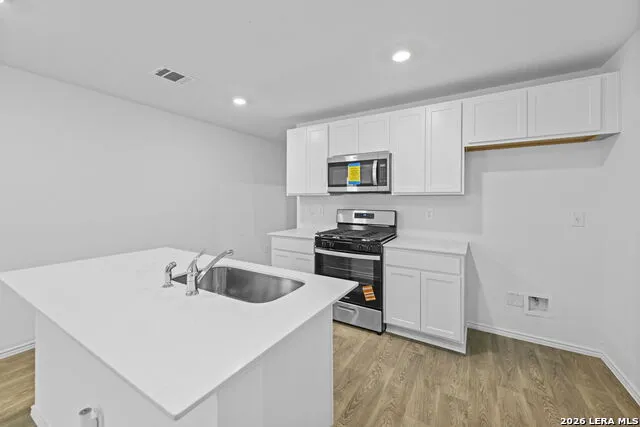 16048 Mahogany Way Elmendorf, TX 78112