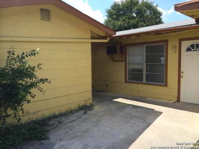 2139 BABS DR San Antonio, TX 78213
