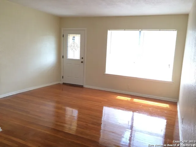 2139 BABS DR San Antonio, TX 78213