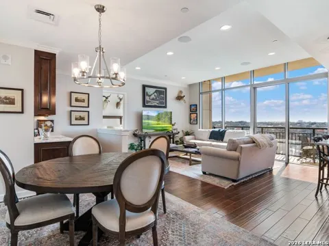 4242 Broadway Street #802