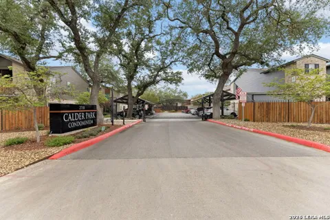 2718 Old Field Dr #502