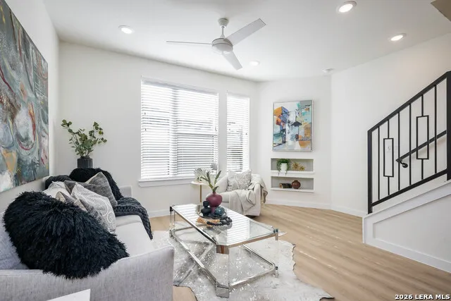 719 E Locust #2108 San Antonio, TX 78212