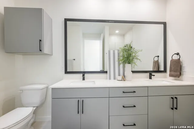719 E Locust #2108 San Antonio, TX 78212