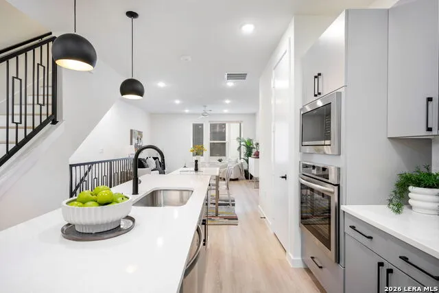 719 E Locust #3110 San Antonio, TX 78212