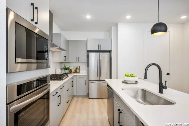 719 E Locust #3110 San Antonio, TX 78212