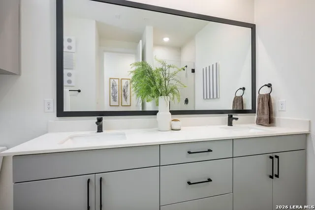 719 E Locust #3110 San Antonio, TX 78212