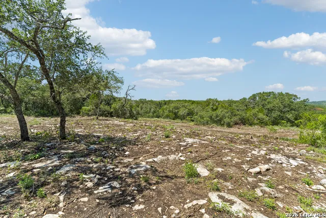 5751 HILLIARD RD San Marcos, TX 78666