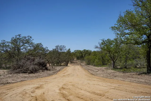 2703 County Road 770 Natalia, TX 78059