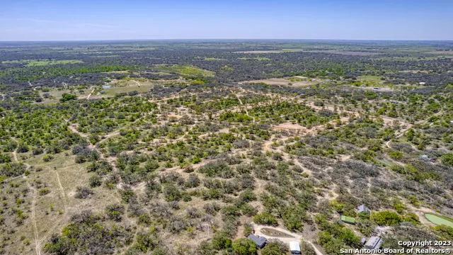 2703 County Road 770 Natalia, TX 78059