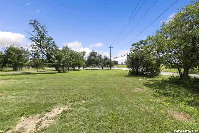 1410 Bishop San Marcos, TX 78666