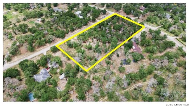 105 Scenic Oak Dr Floresville, TX 78114