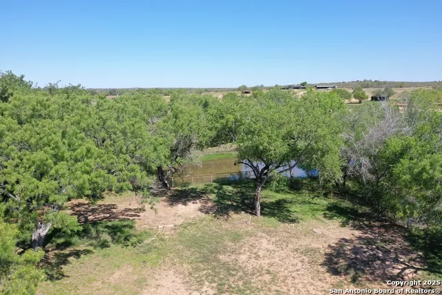 4004 S State Highway 173 Devine, TX 78016