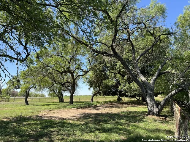 4004 S State Highway 173 Devine, TX 78016