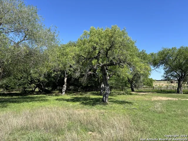 4004 S State Highway 173 Devine, TX 78016