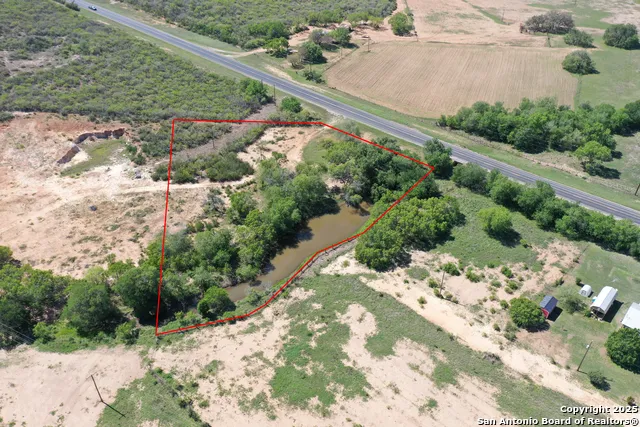 4004 S State Highway 173 Devine, TX 78016