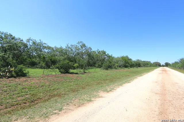 2257 County Road 475 Nixon, TX 78140