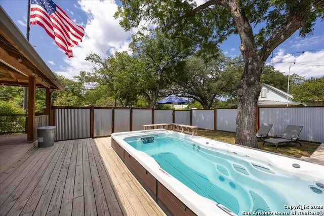 504 6th Comfort, TX 78013