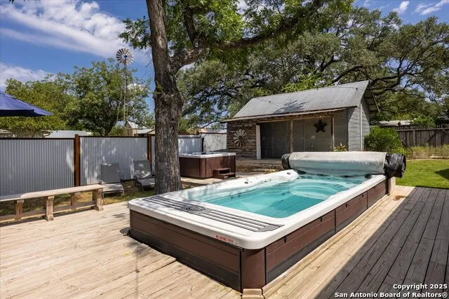 504 6th Comfort, TX 78013