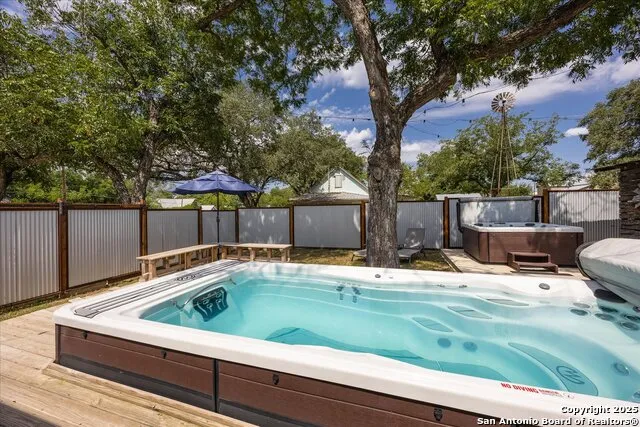 504 6th Comfort, TX 78013