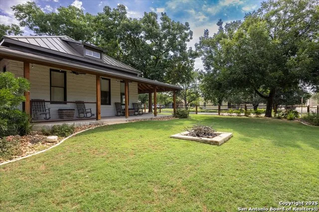 504 6th Comfort, TX 78013