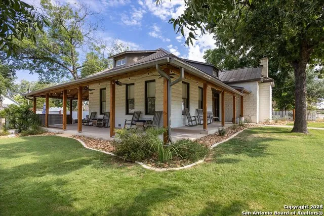 504 6th Comfort, TX 78013