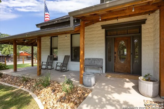 504 6th Comfort, TX 78013