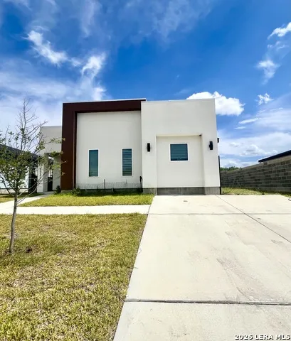 6521 Adenia Lp Laredo, TX 78043