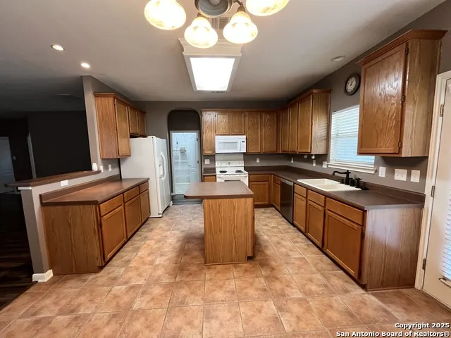 109 Silent Country Cibolo, TX 78108