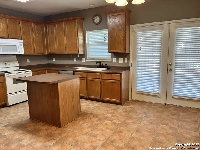 109 Silent Country Cibolo, TX 78108