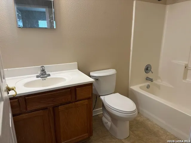 902 Saint Mary Kenedy, TX 78119