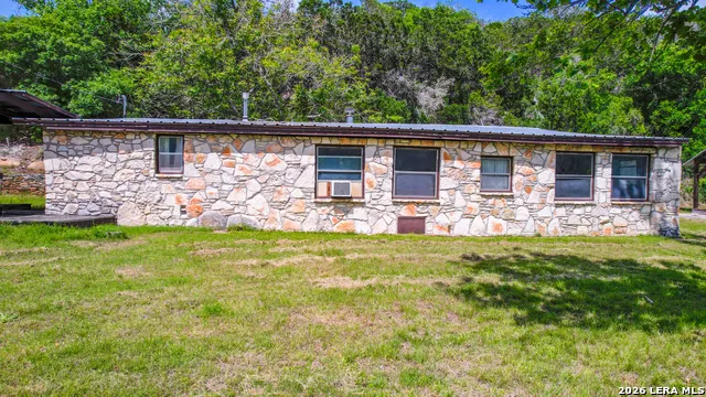 150 Coker Hollow Kerrville, TX 78028