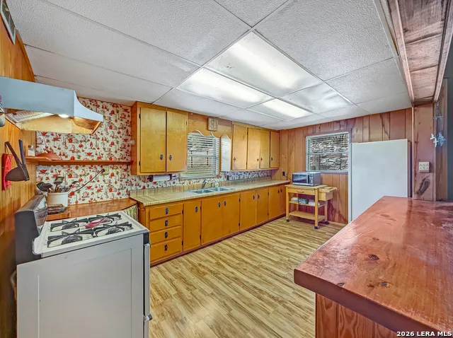 150 Coker Hollow Kerrville, TX 78028
