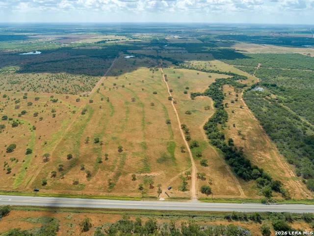 560 Pr Goose Creek Jourdanton, TX 78026