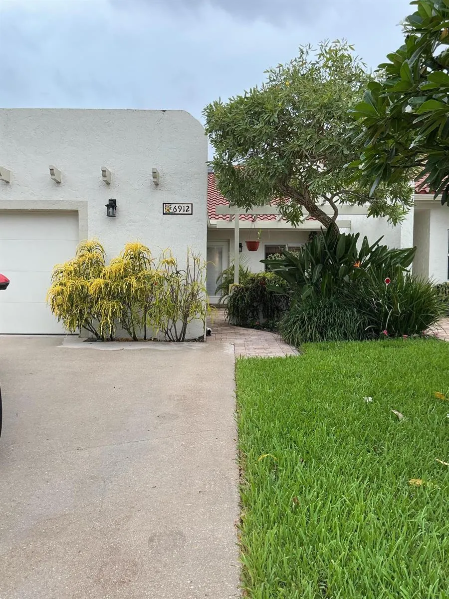 6912 BARBAROSSA STREET Boca Raton, FL 33433
