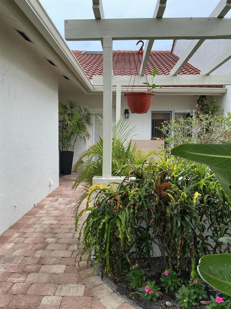 6912 BARBAROSSA STREET Boca Raton, FL 33433