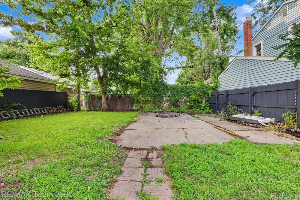 44 Union Street Mt Clemens City, MI 48043