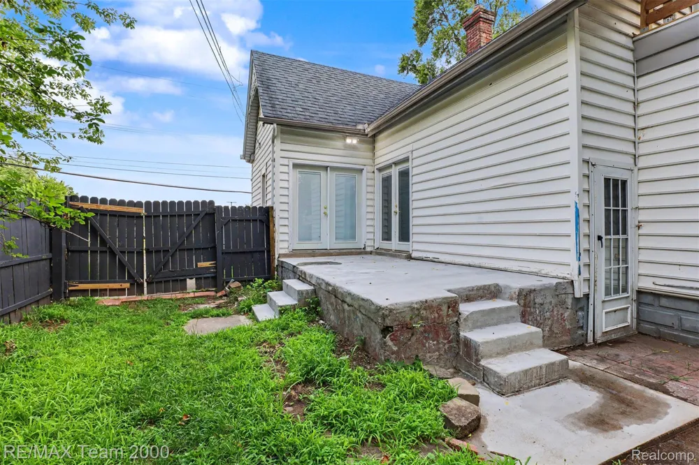 44 Union Street Mt Clemens City, MI 48043