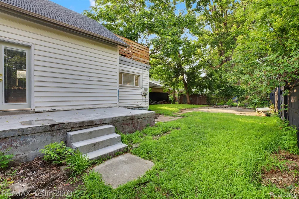 44 Union Street Mt Clemens City, MI 48043