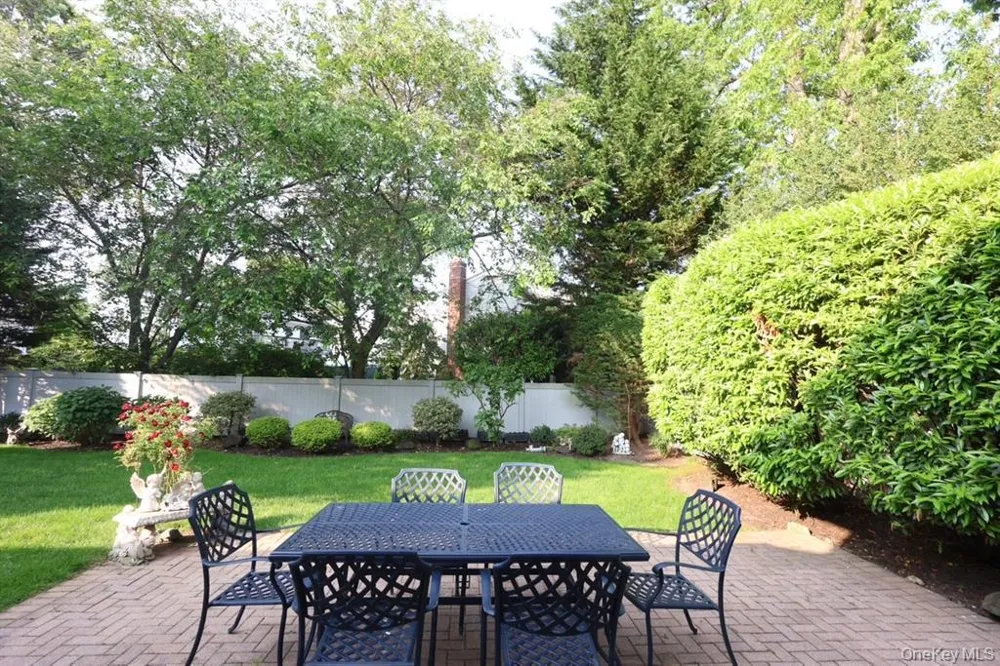 757 Leslie Lane East Meadow, NY 11554
