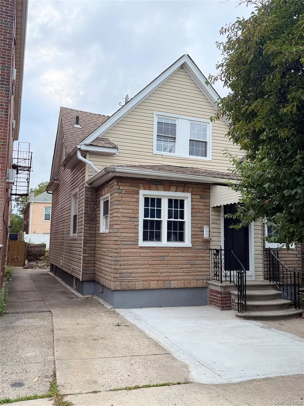 1627 Pilgrim Avenue Bronx, NY 10461