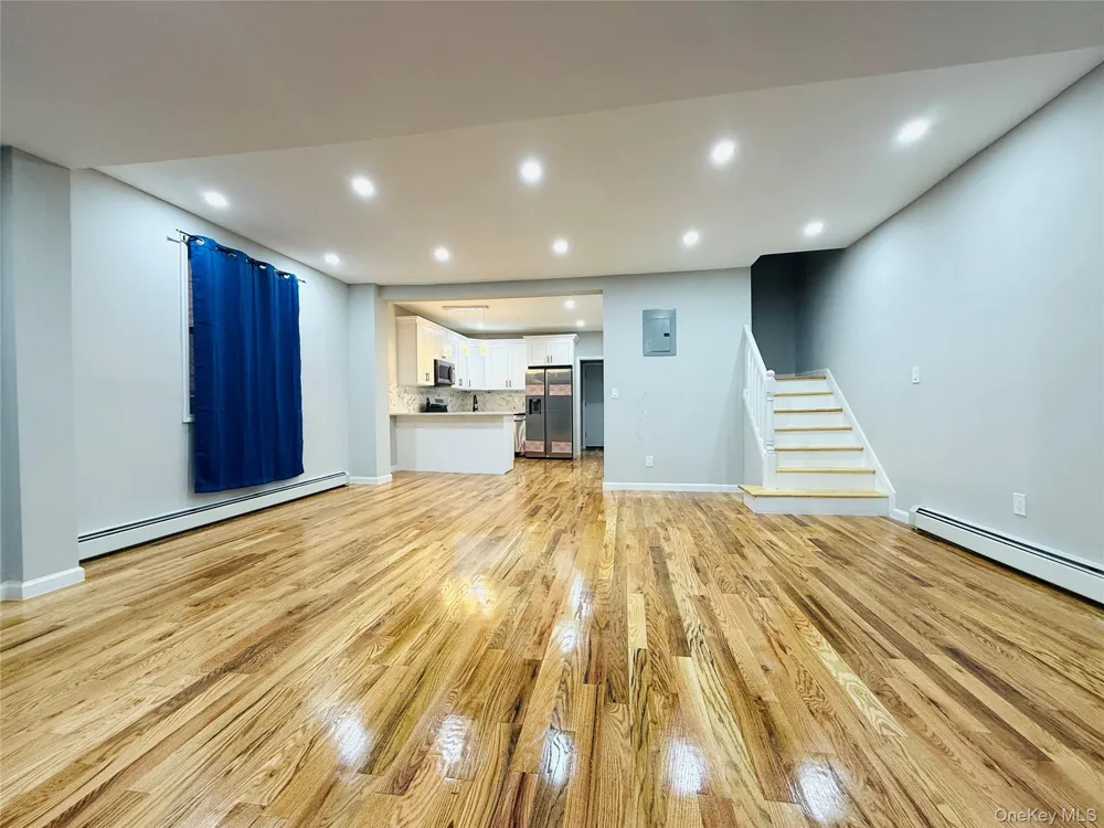 1627 Pilgrim Avenue Bronx, NY 10461