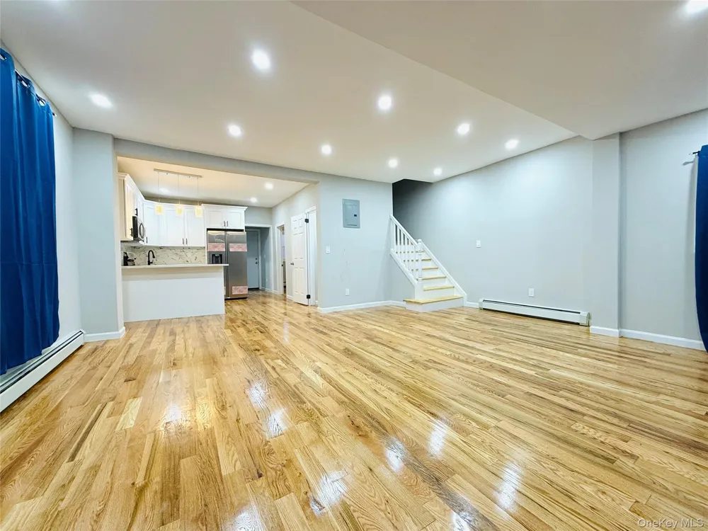 1627 Pilgrim Avenue Bronx, NY 10461